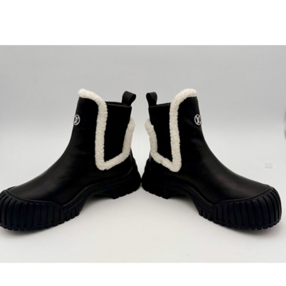 EUC-Louis Vuitton Black Shearling-Lined Chelsea Ankle Boot - 39/8.5 - Picture 5 of 12